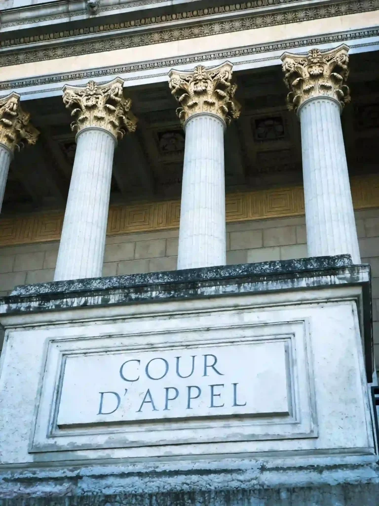 Façade de la cour d’appel, juridiction où interviennent les avocats spécialisés en procédure d’appel et en contentieux.